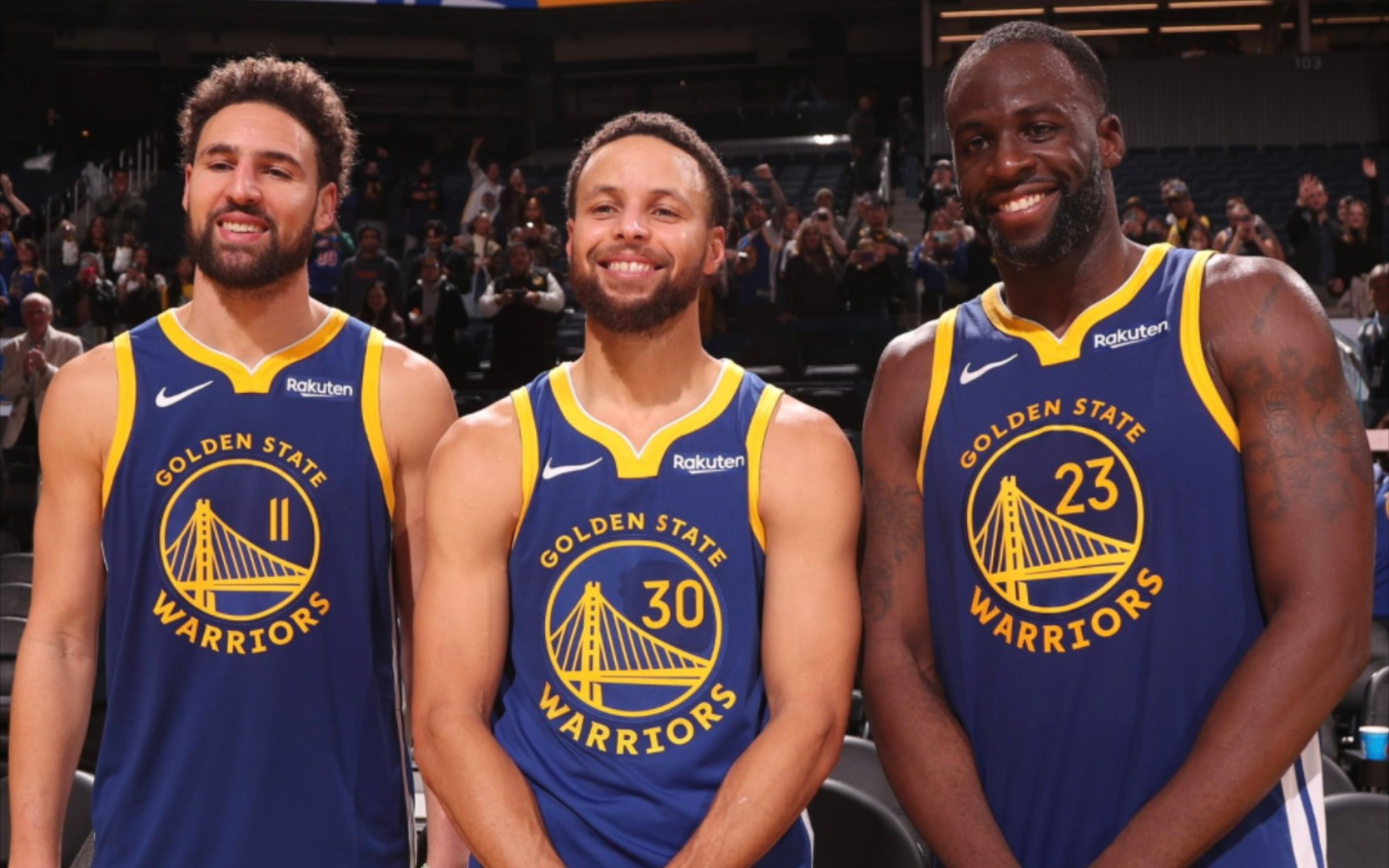 背后潜入与 背后潜入与